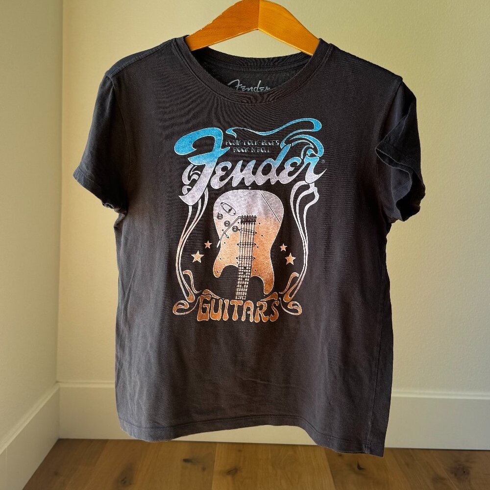 Fender Tween Black Graphic Tee Small — Trendy Option Band Tee Back to School
